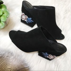 New Tory Burch Embroidered Suede Wedge Mul…